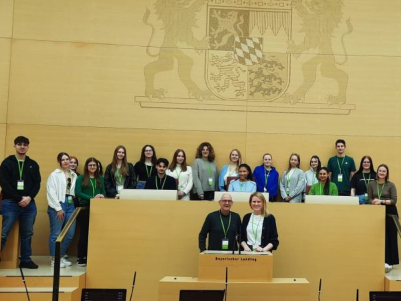 Besuch im Bayerischen Landtag - Klasse KG11A